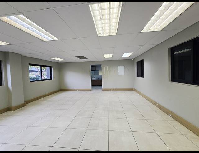 1,535M² WAREHOUSE TO LET IN LANSERIA